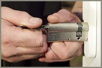 West Elsdon IL Locksmith Store West Elsdon, IL 773-570-8088